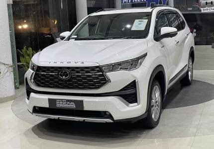 Innova Hycross
